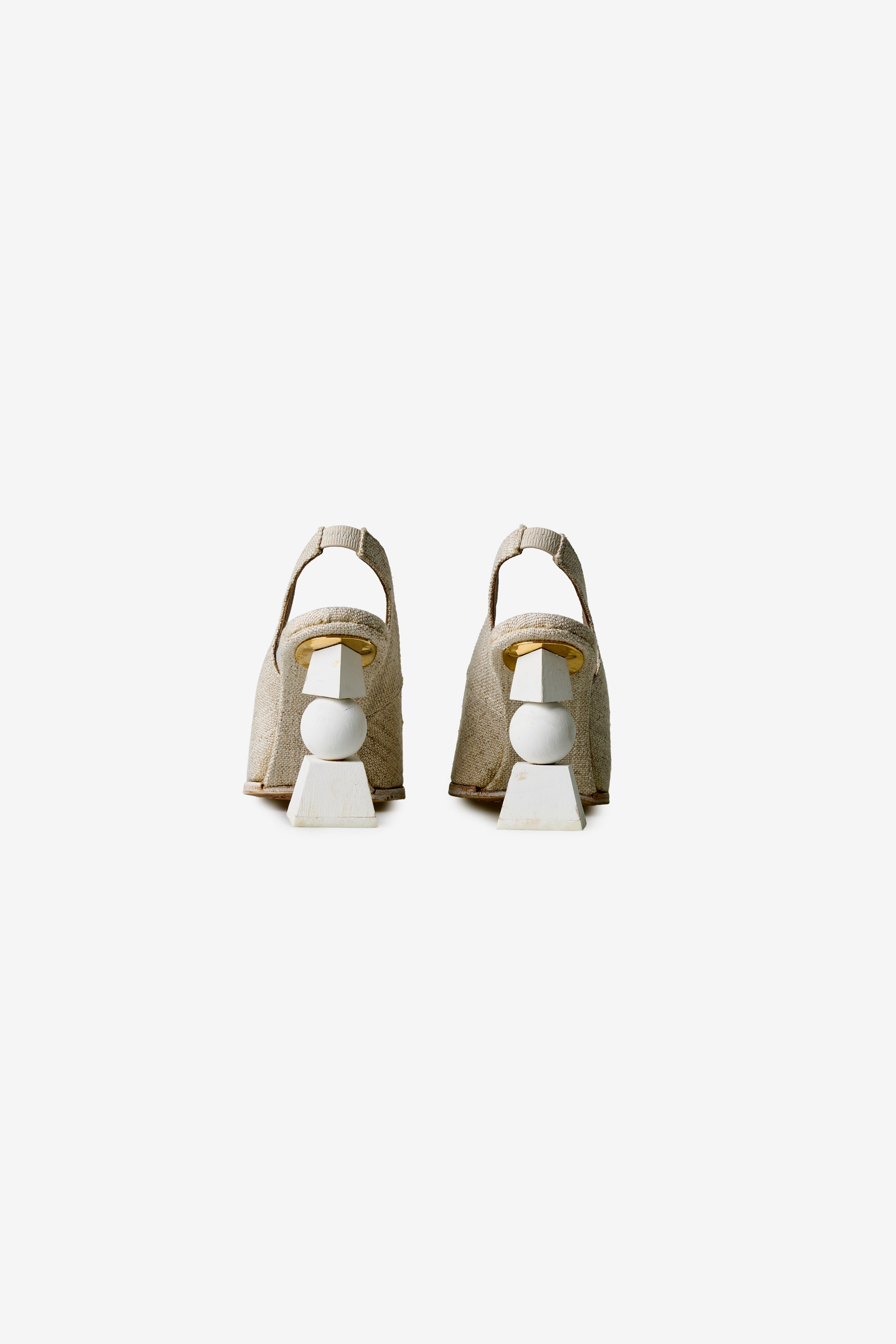 Les Chaussures Valerie Pumps in Linen