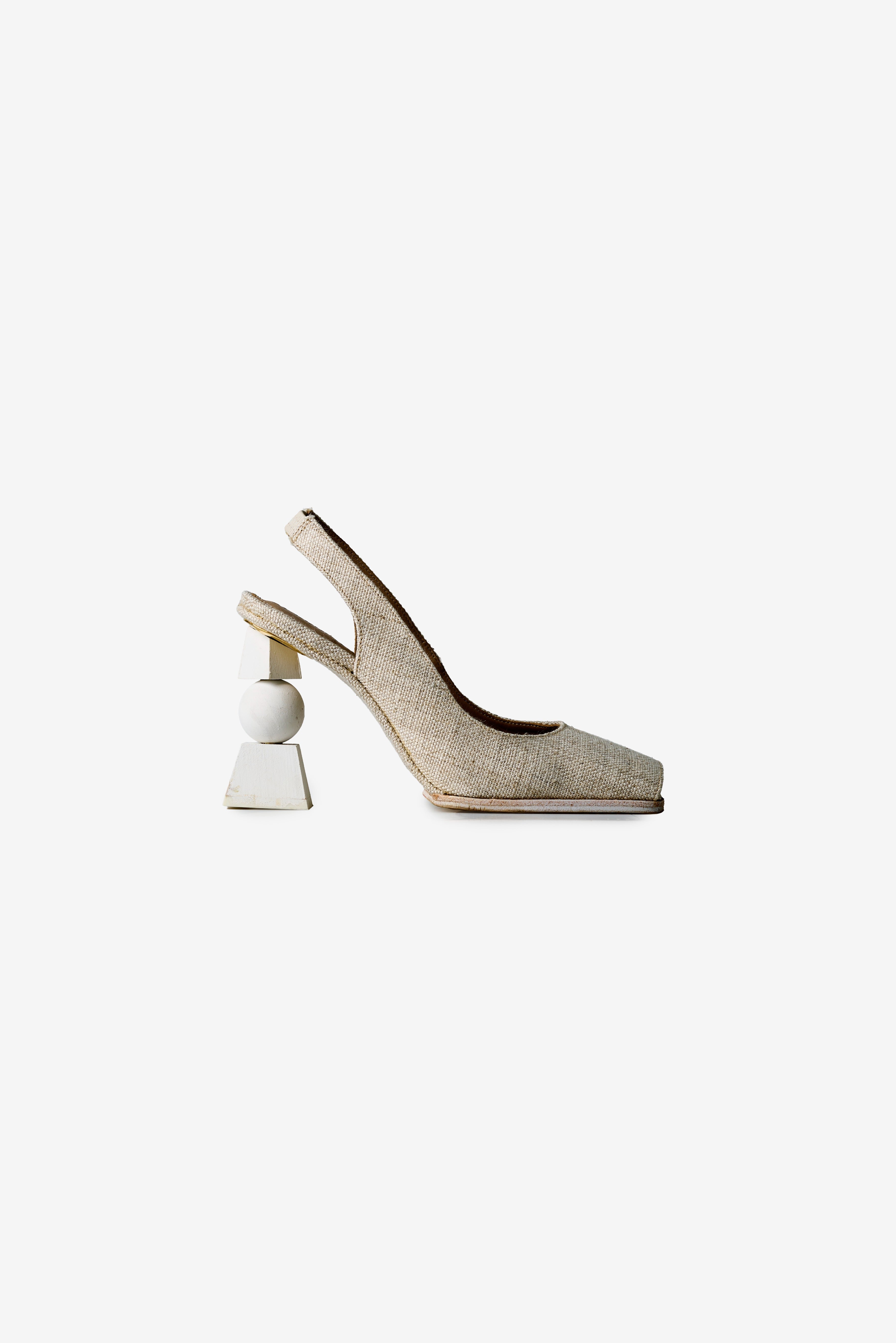Les Chaussures Valerie Pumps in Linen