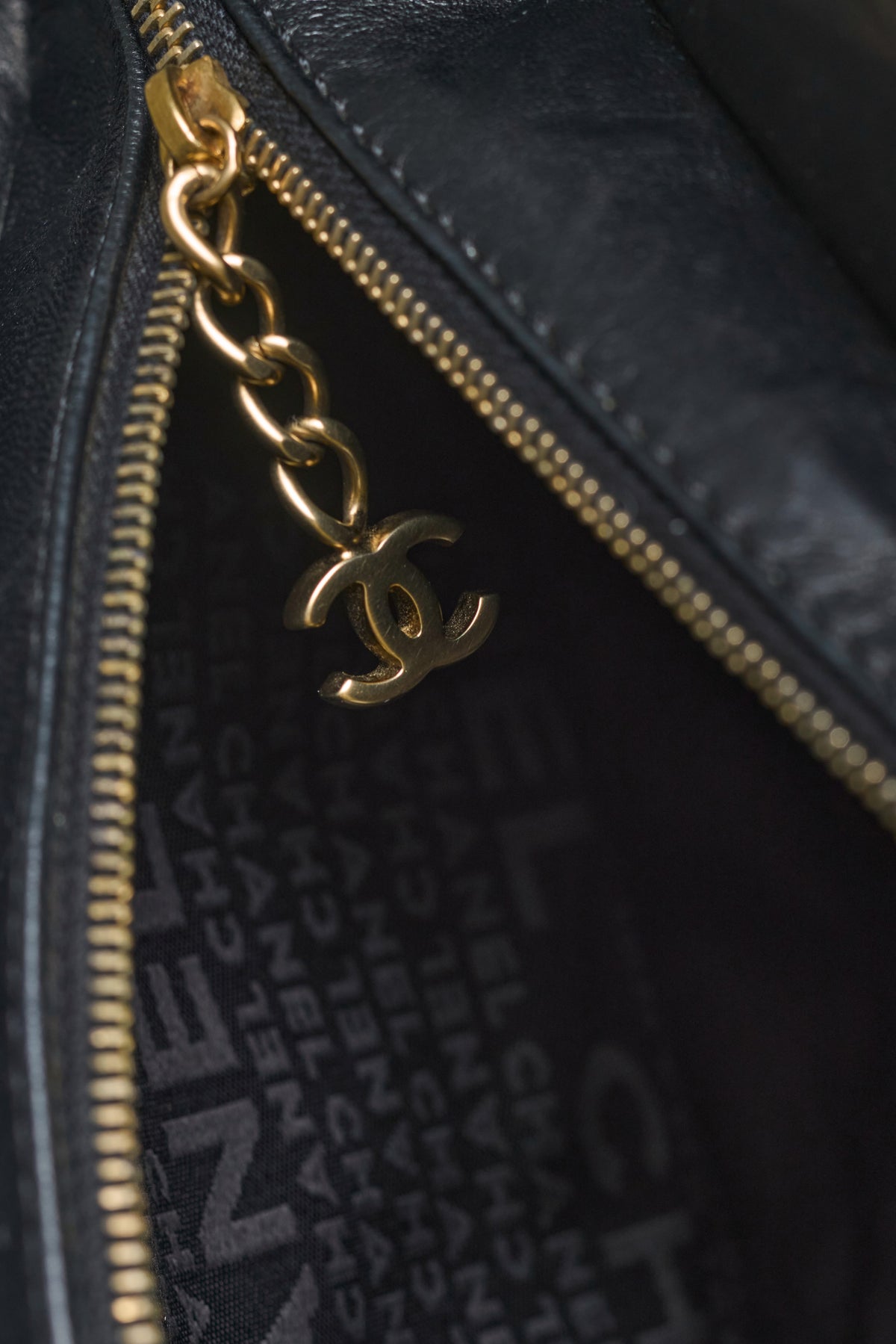 Vintage Perforated CC Camellia Tote Bag in Leather & Linen